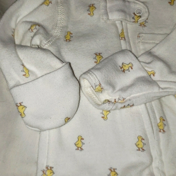 Carter's Newborn Outfit - One Piece - Picture 4 of 4